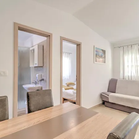Holiday home Cosy In Near Pula Centre